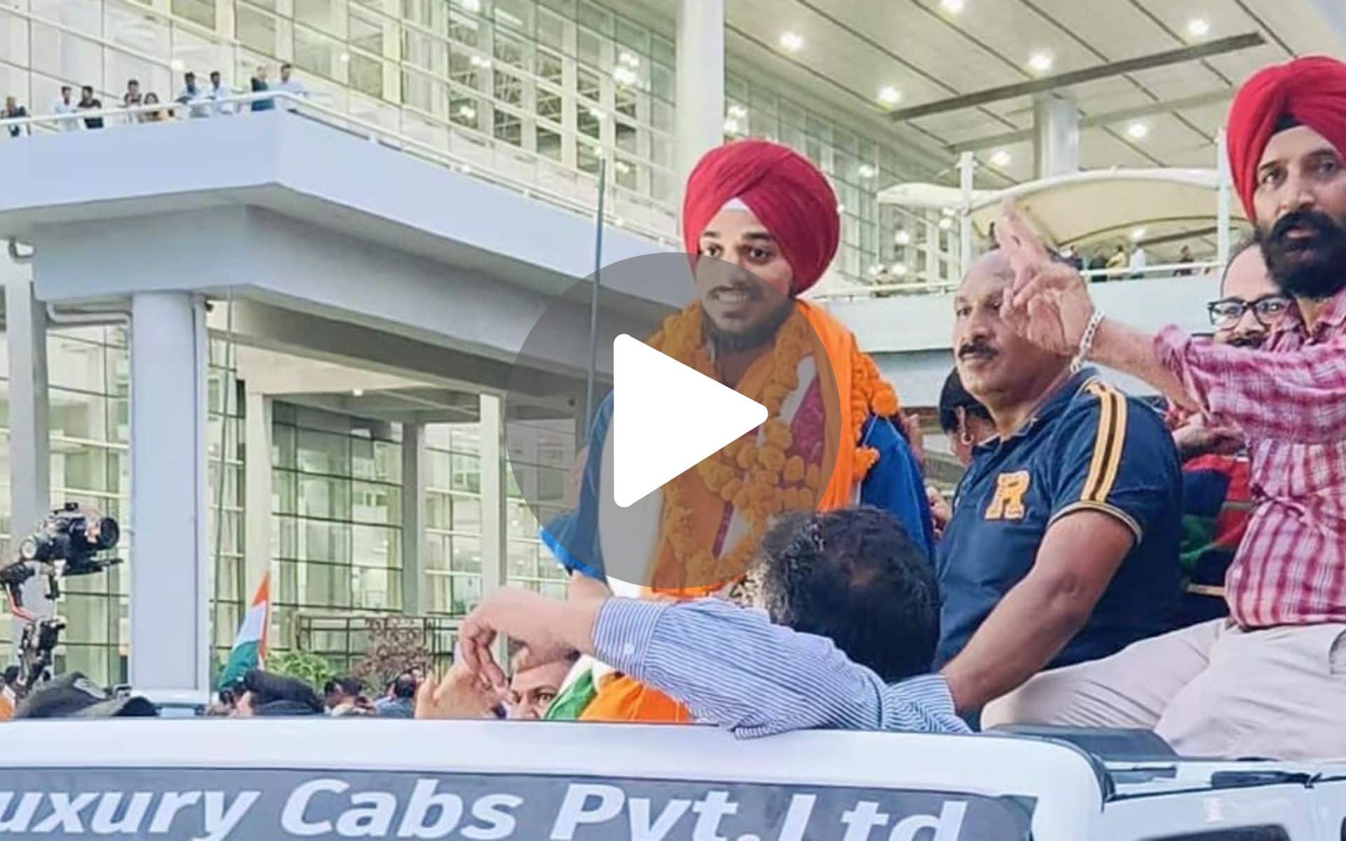 [Video] T20 विश्व कप जीतने के बाद अर्शदीप सिंह का हुआ मोहाली में भव्य स्वागत